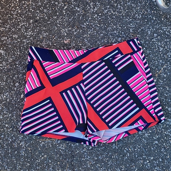 EXPRESS Shorts - Super fun print! - Picture 3 of 6